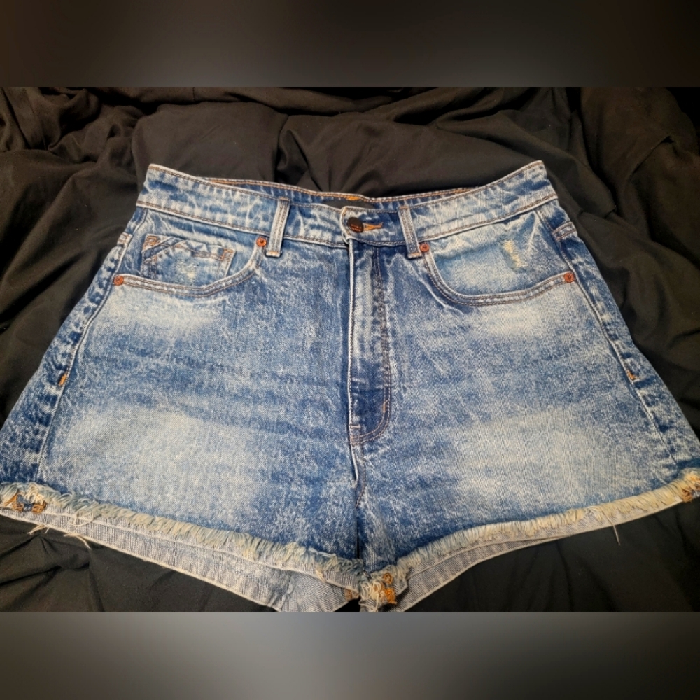 Buckle Black Shorts